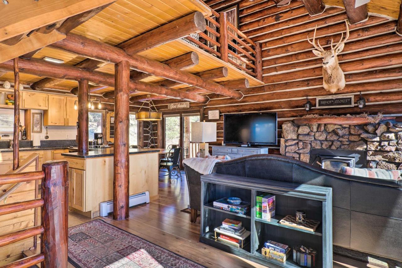 Classic Colorado Log Home With Mountain Views! Florissant 外观 照片