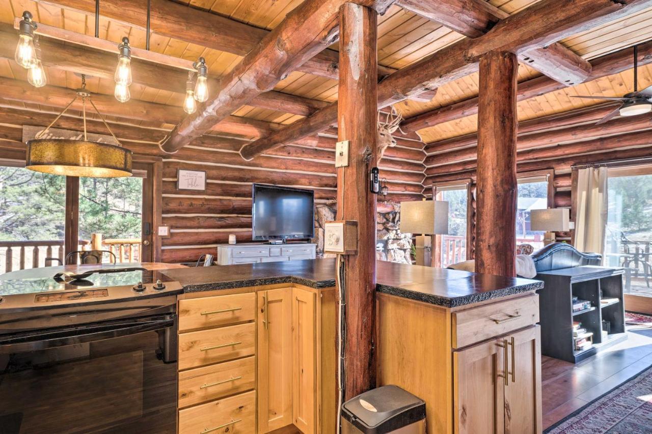 Classic Colorado Log Home With Mountain Views! Florissant 外观 照片